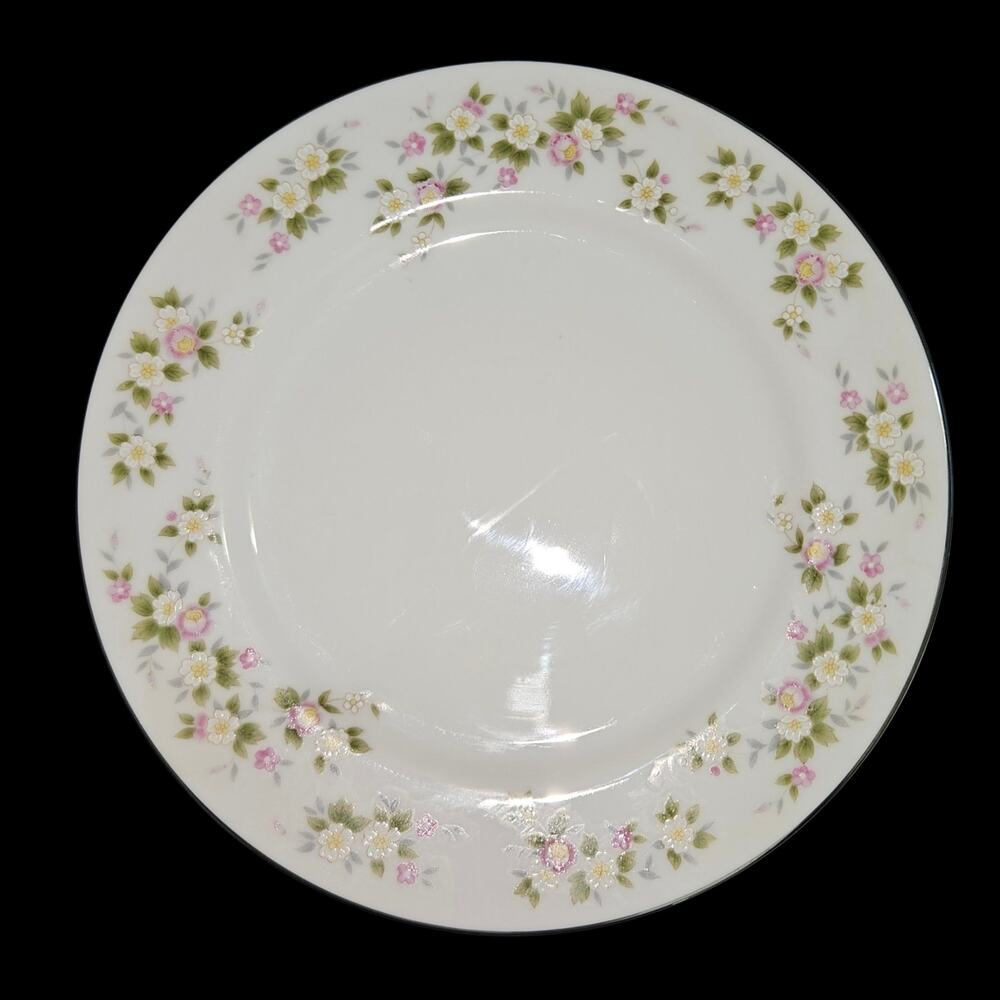 Treasure Chest Lenore Floral Dessert Plates Set of 4 Vintage 6.75" Japan